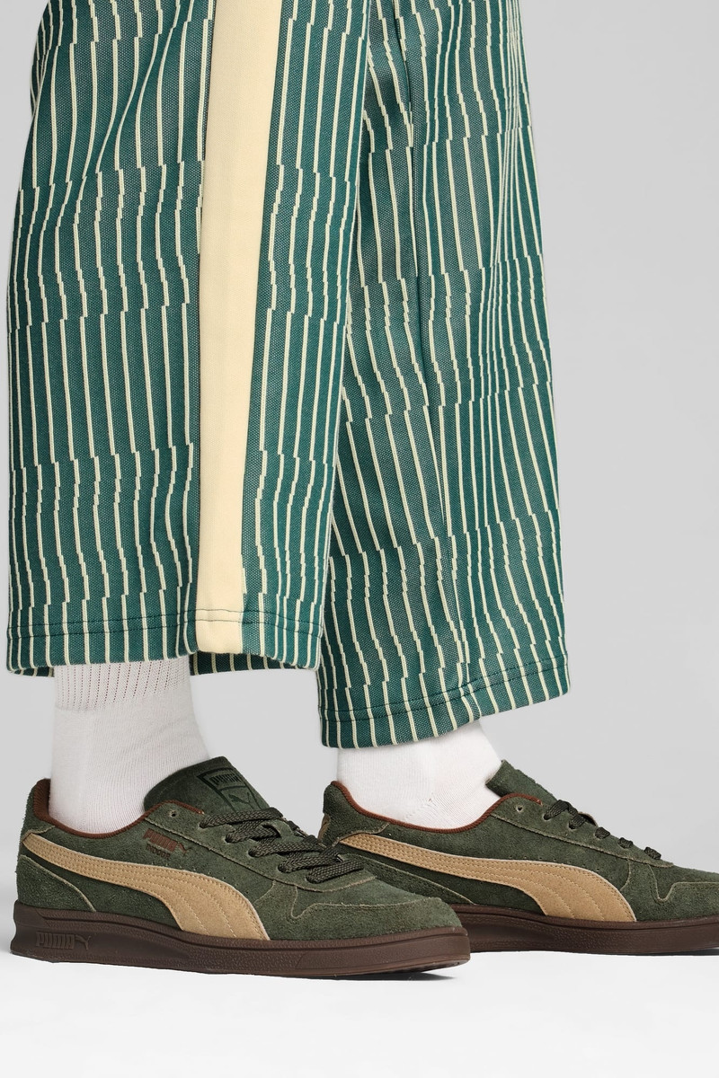PUMA 실내 R-Suede 남자의 운동화 outlook