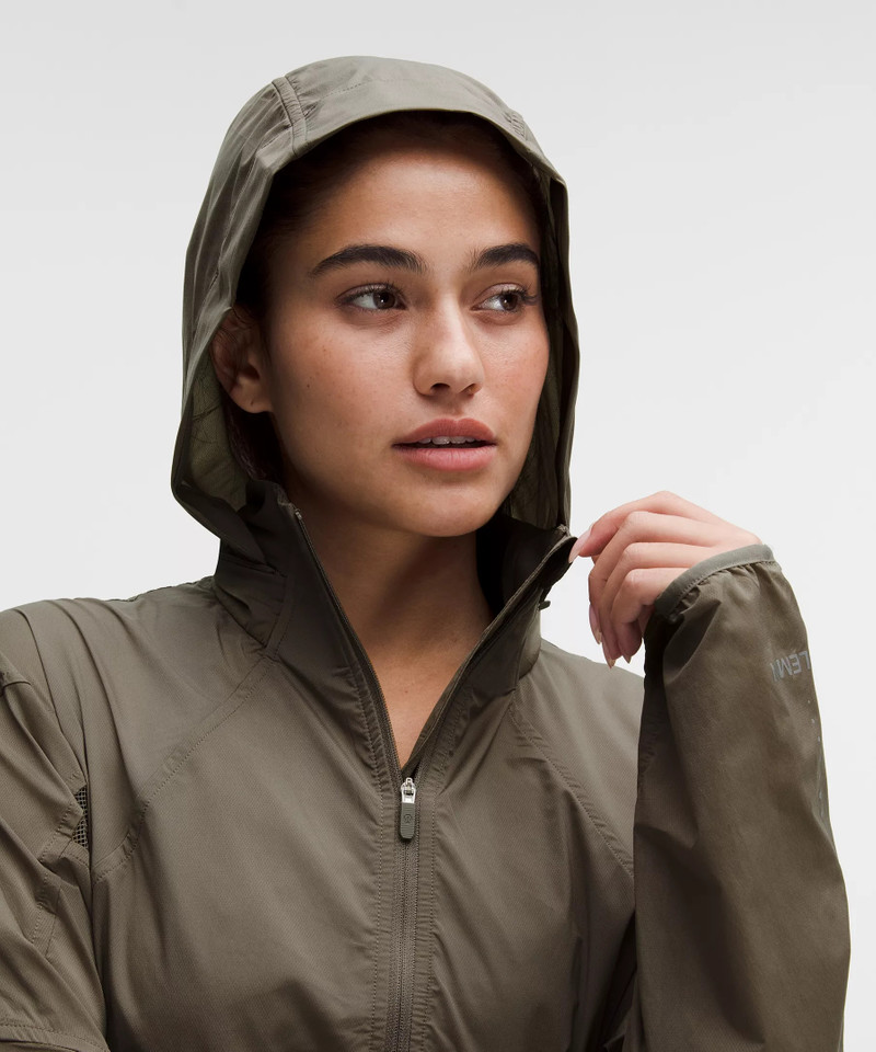 Classic-Fit Ventilated Running Jacket 9