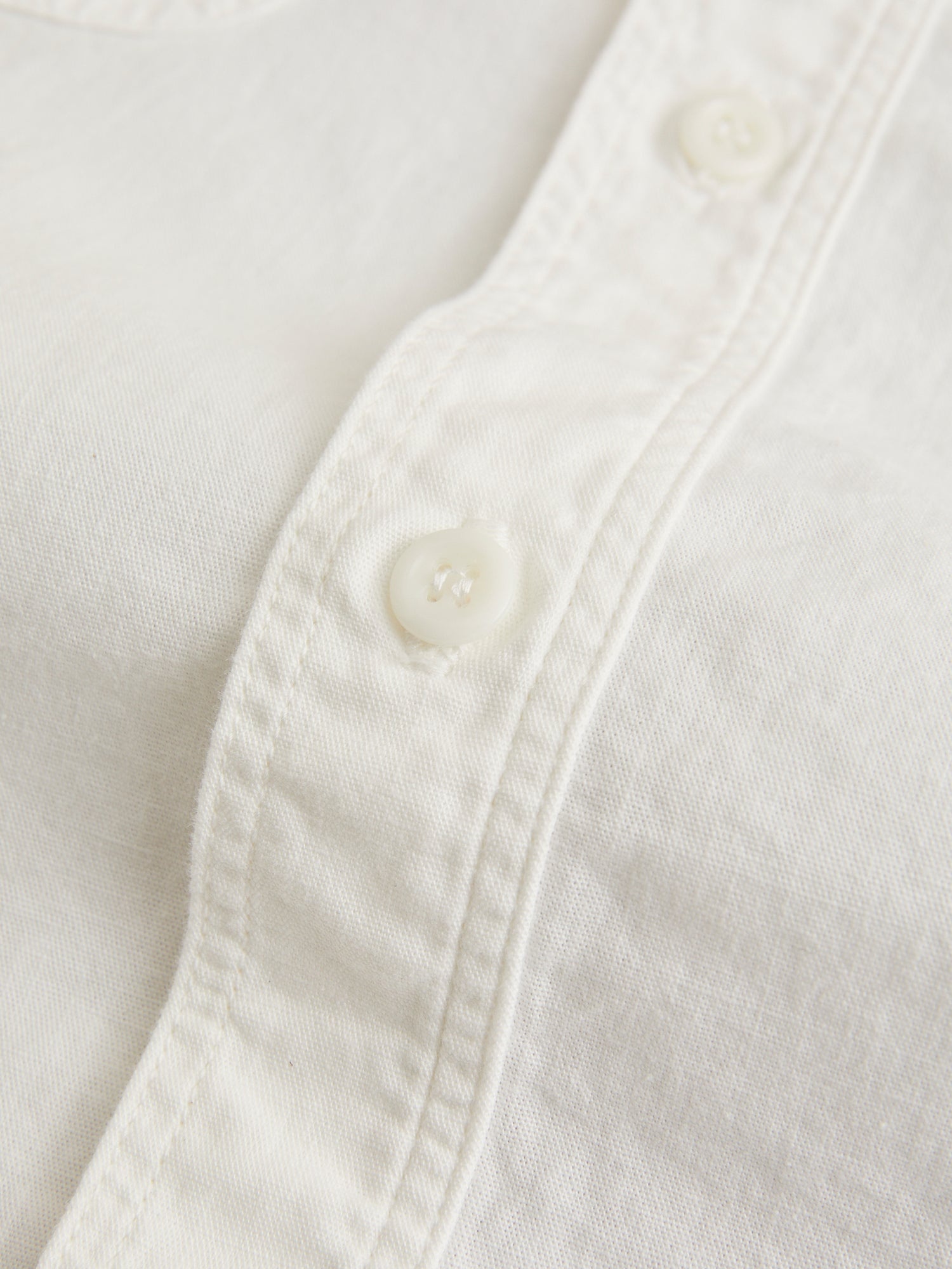 Short Sleeve Work Shirt in White Chambray - 6