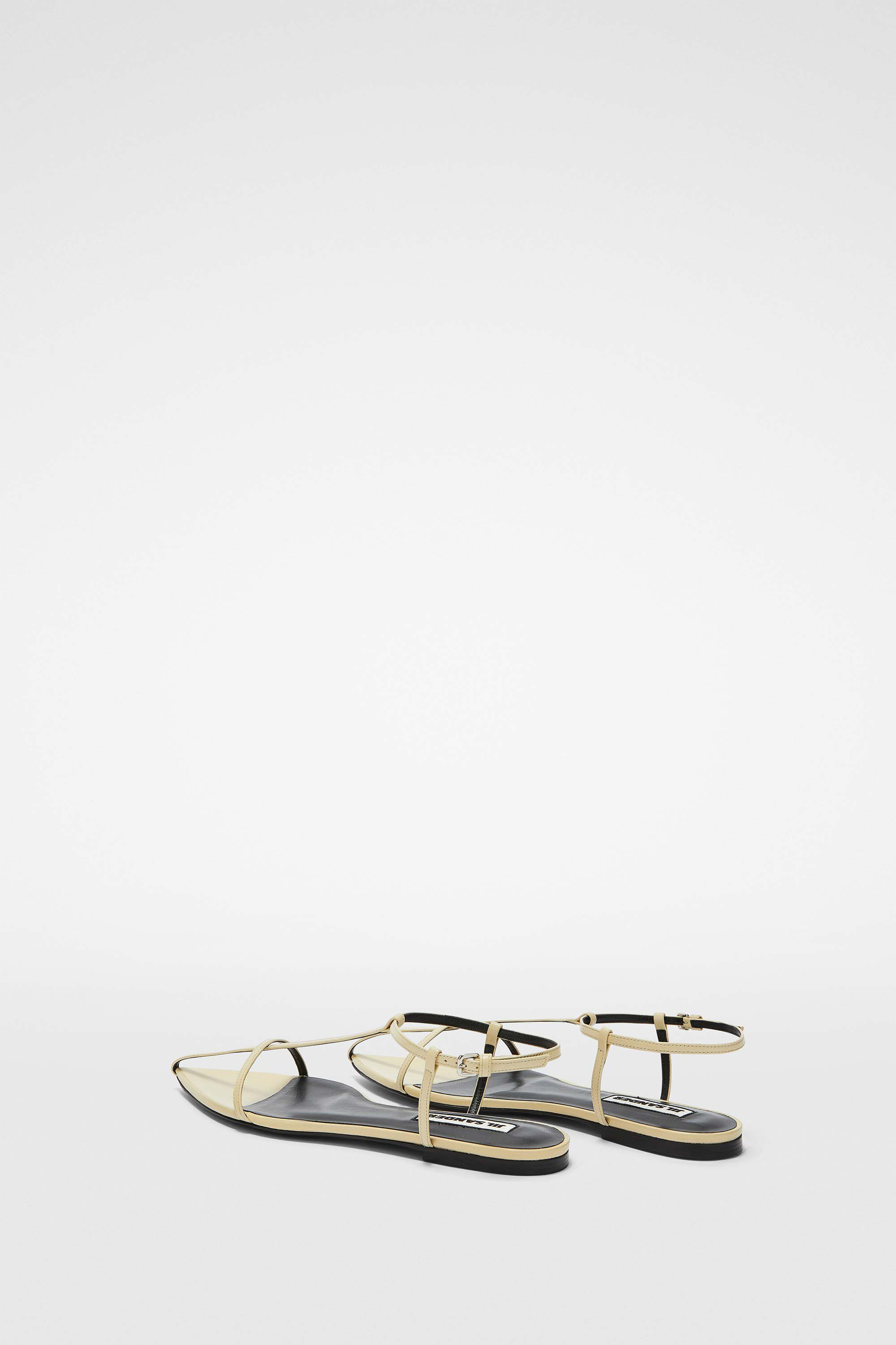 Flat Sandals - 6