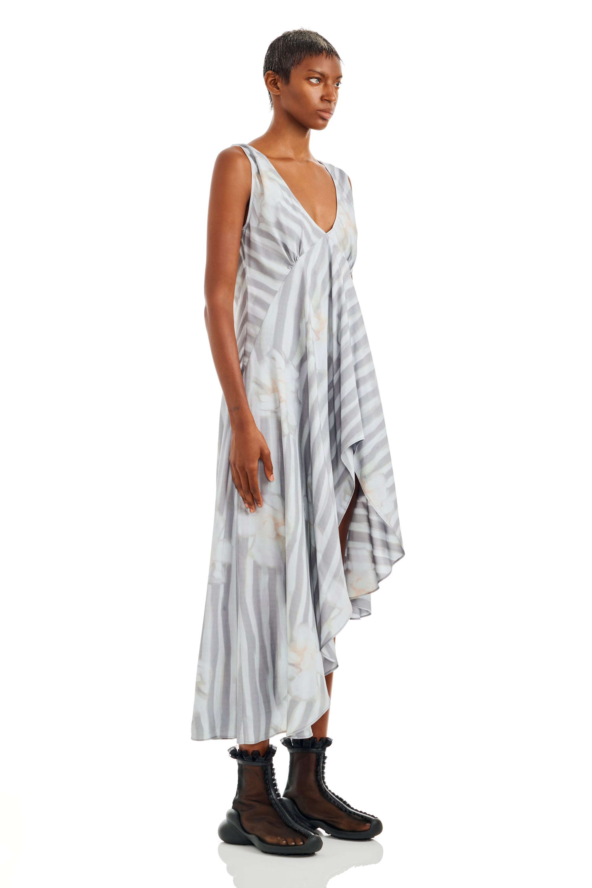 WASHED WAVY NAVY FLOWER STRIPE TULIP DRESS - 3