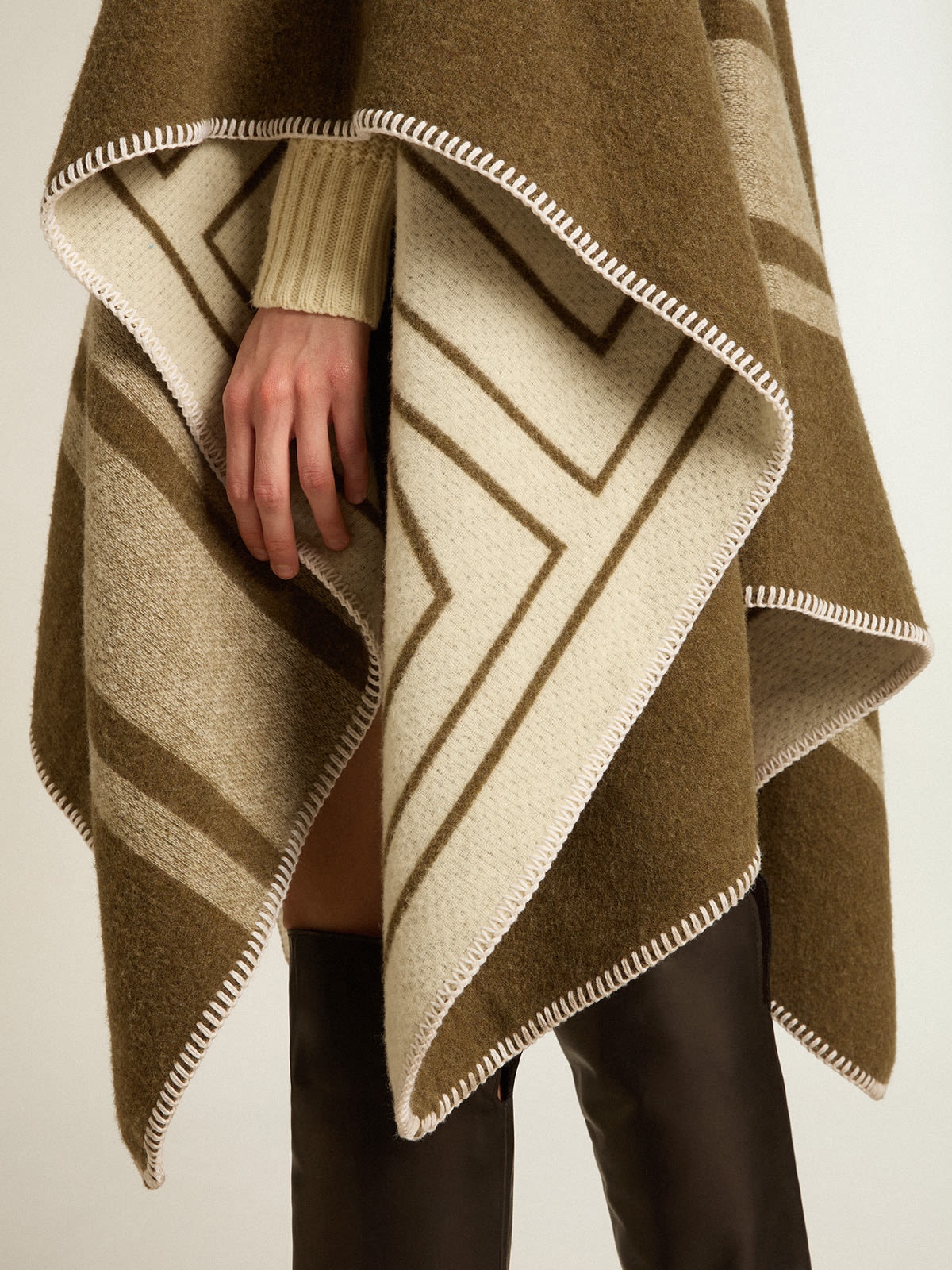 Double-sided cape in military-green wool blend - 6
