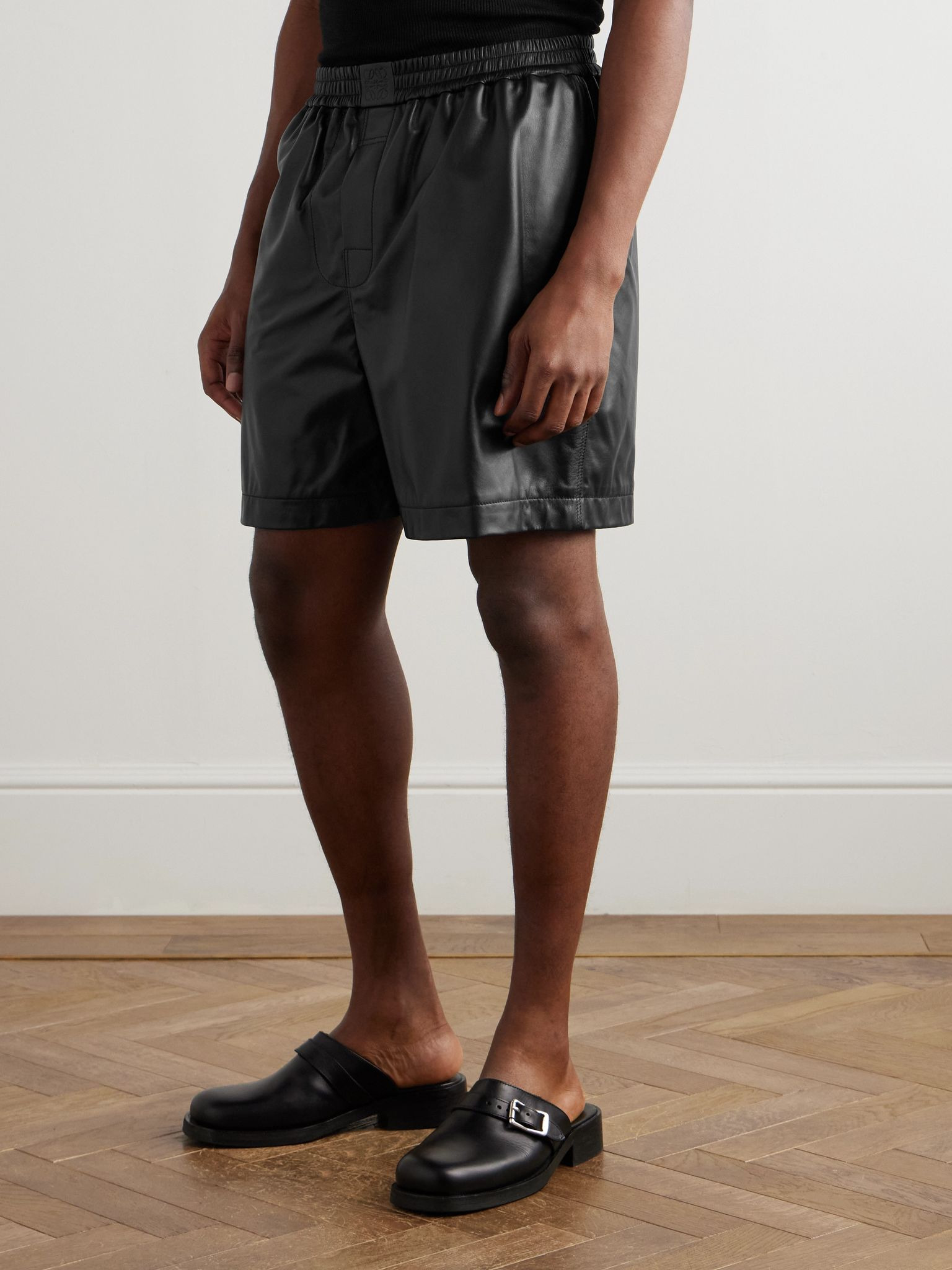 Wide-Leg Logo-Debossed Leather Shorts Black - 3