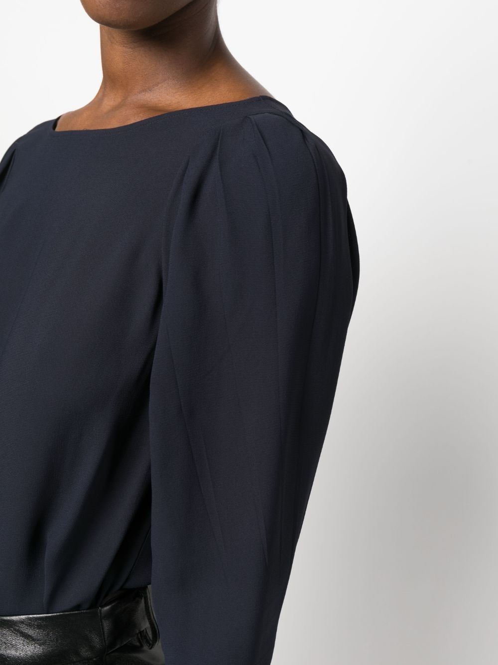 pleat-detail V-back blouse - 5
