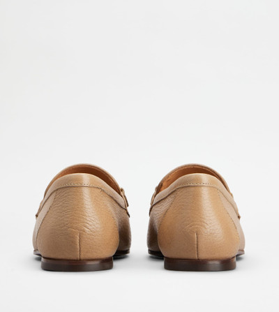 Tod's LOAFERS IN LEATHER - BEIGE outlook