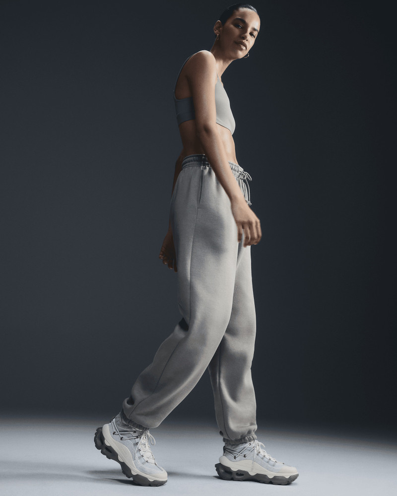 Nike Sportswear Phoenix Fleece Women's High-Waisted Oversized Sweatpants 2