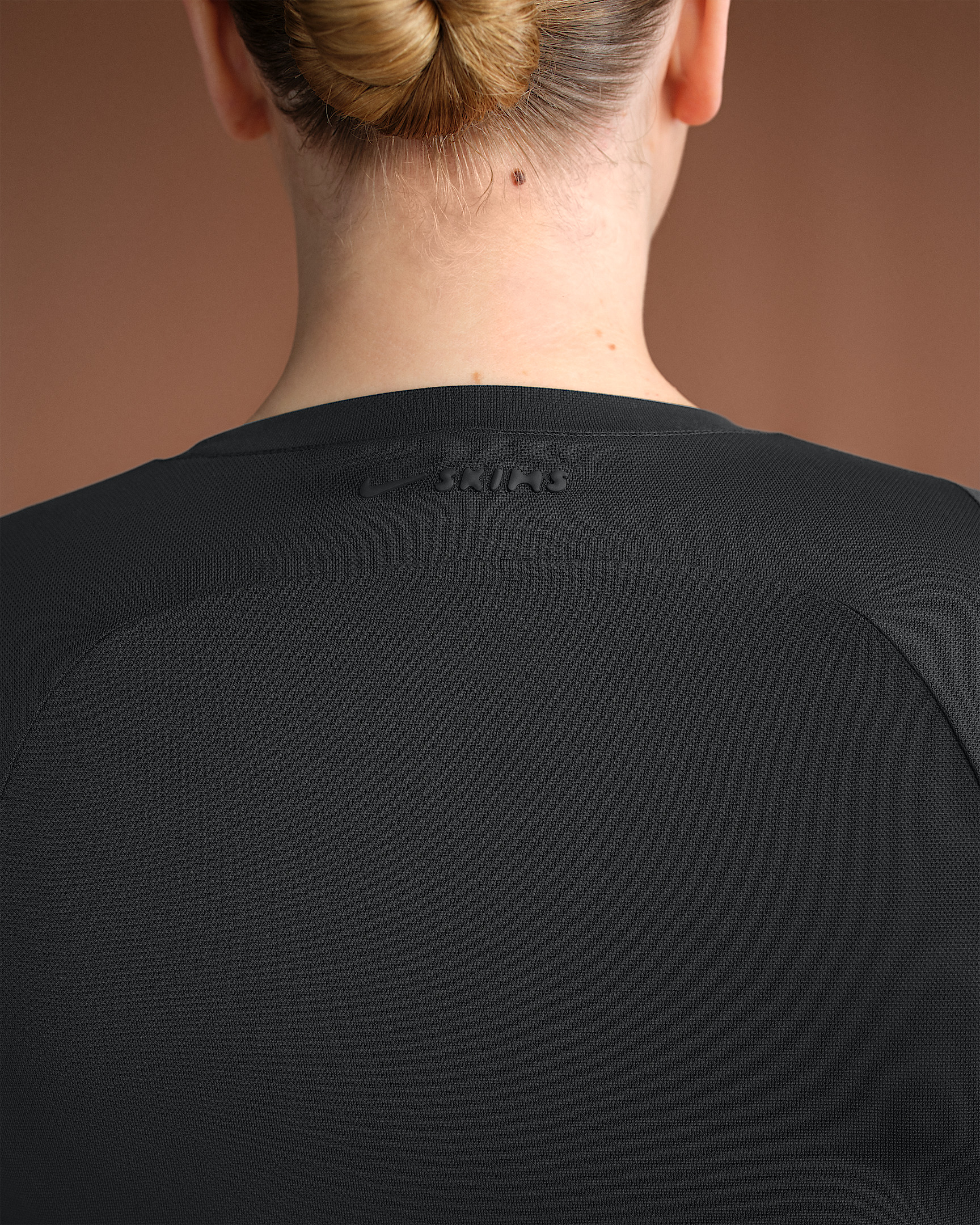 NikeSKIMS Airy Women's Long-Sleeve Crew-Neck Top - 10