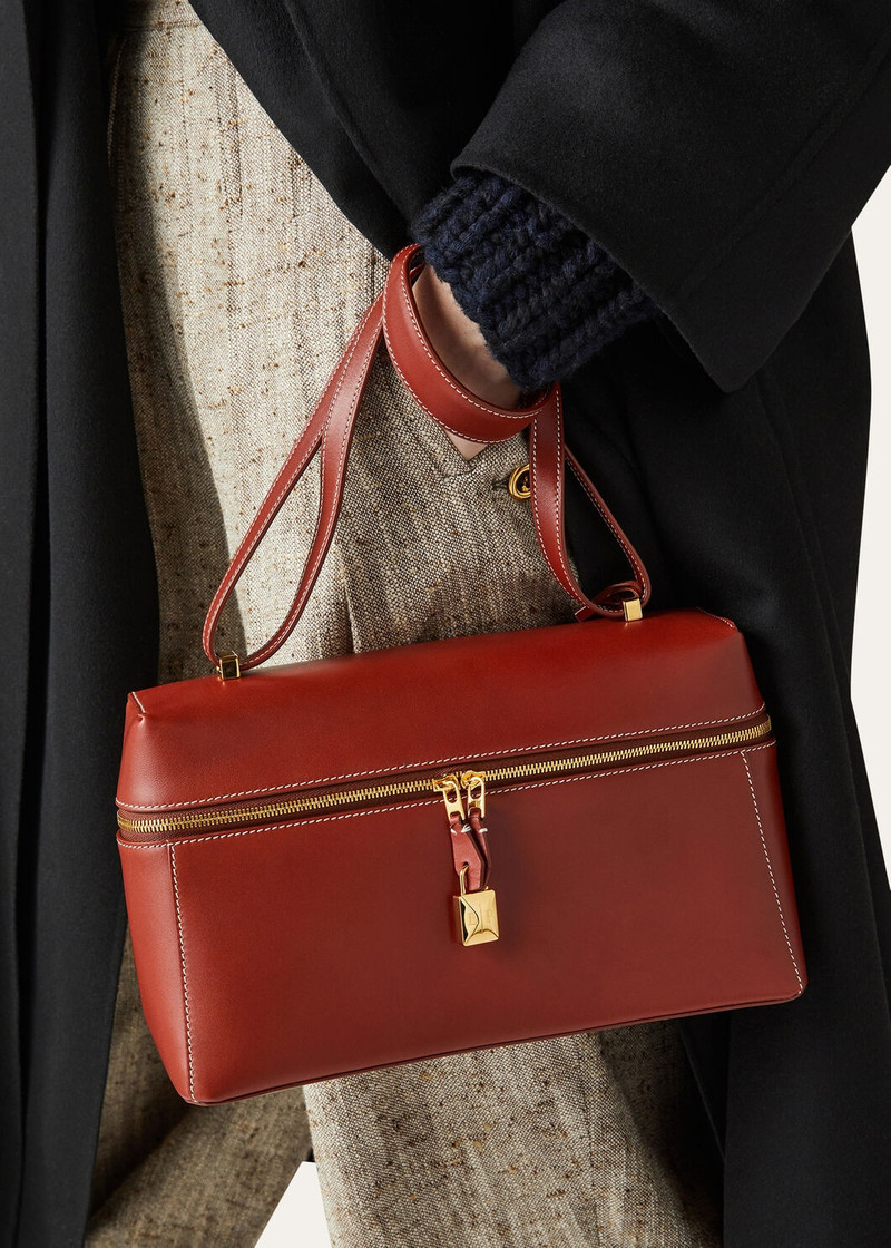 Loro Piana Extra Bag L27 outlook