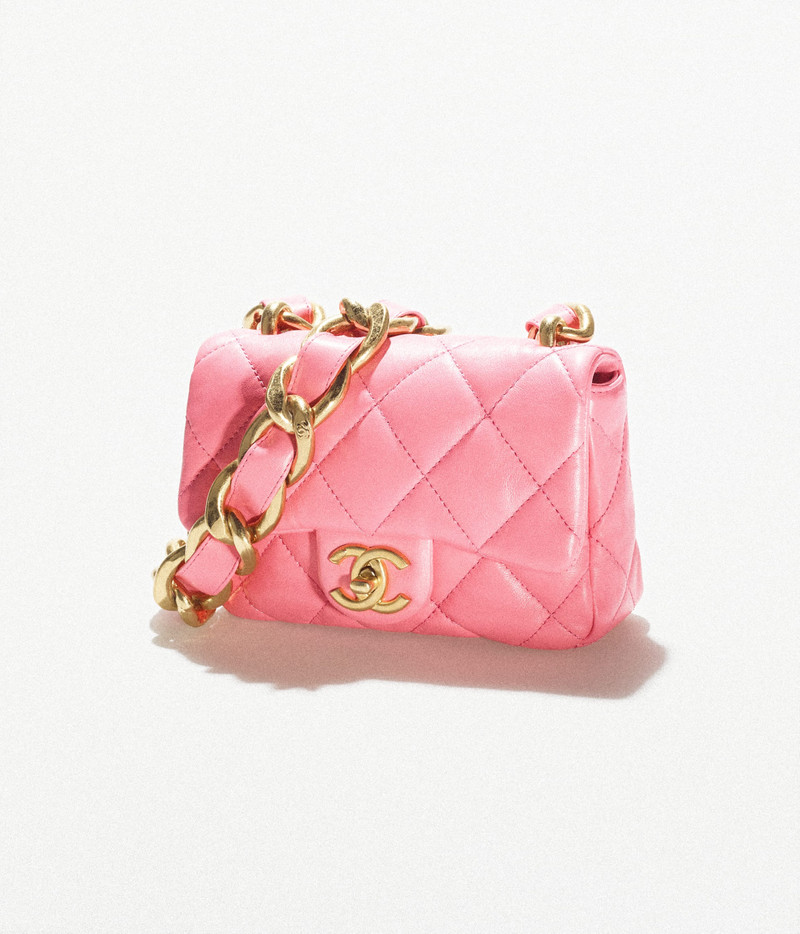 CHANEL Mini Flap Bag outlook