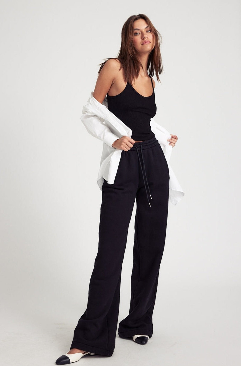 SPRWMN BLACK RIB V-NECK TANK outlook