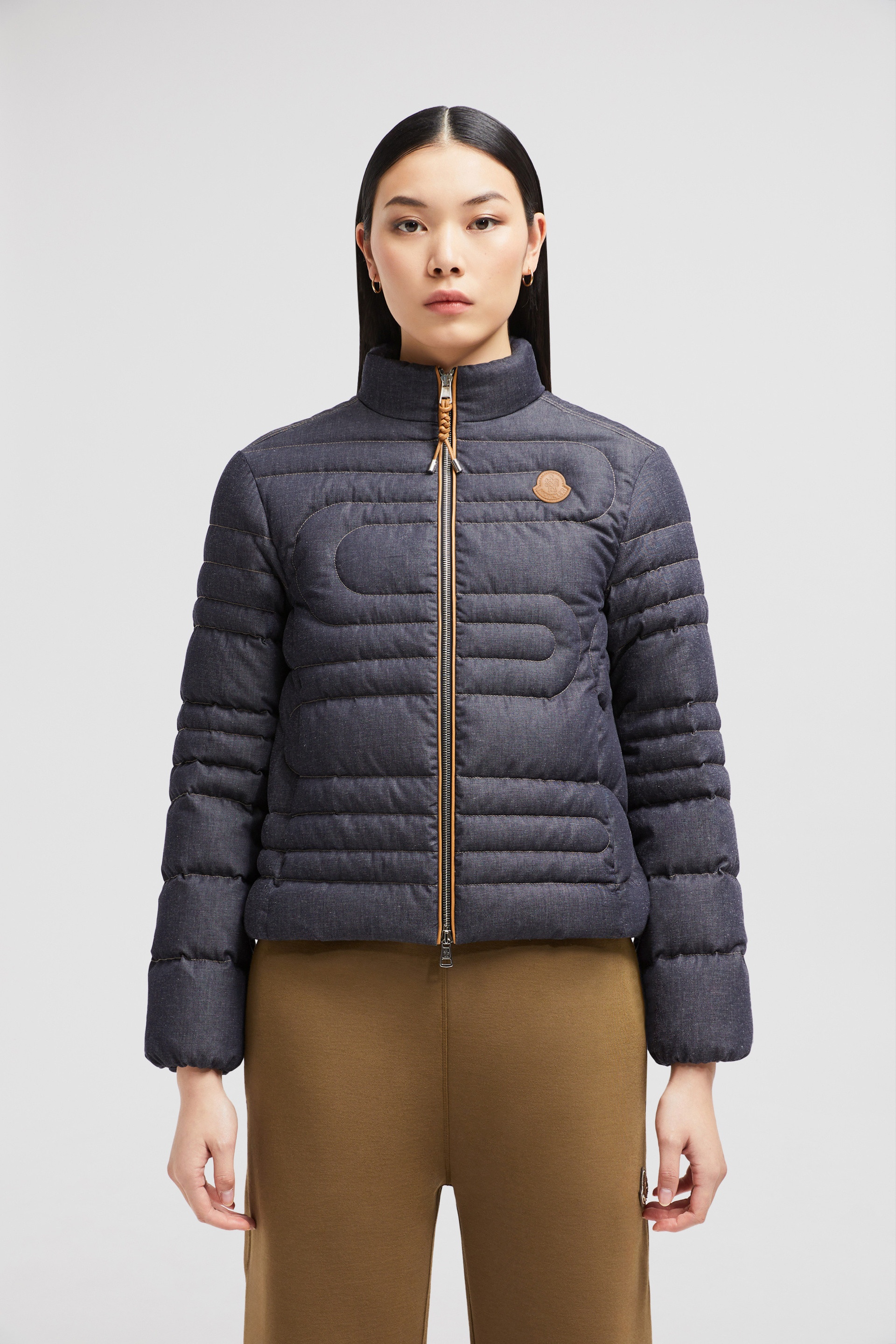 限定生産【MONCLER】ヘビ年！Xiaoqing デニムダウン Moncler Xiaoqing Snake-Quilted Denim Short Down Jacket