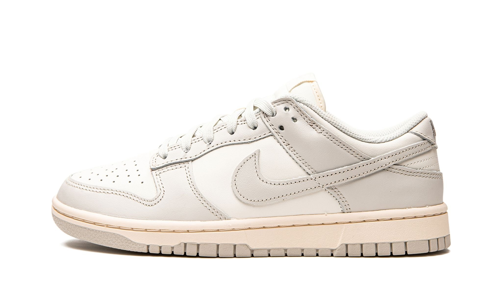 【新品未使用】Nike Dunk Low Retro QS Light Bone BUY Nike Dunk Low WMNS Light Bone Light Armory Blue | Kixify