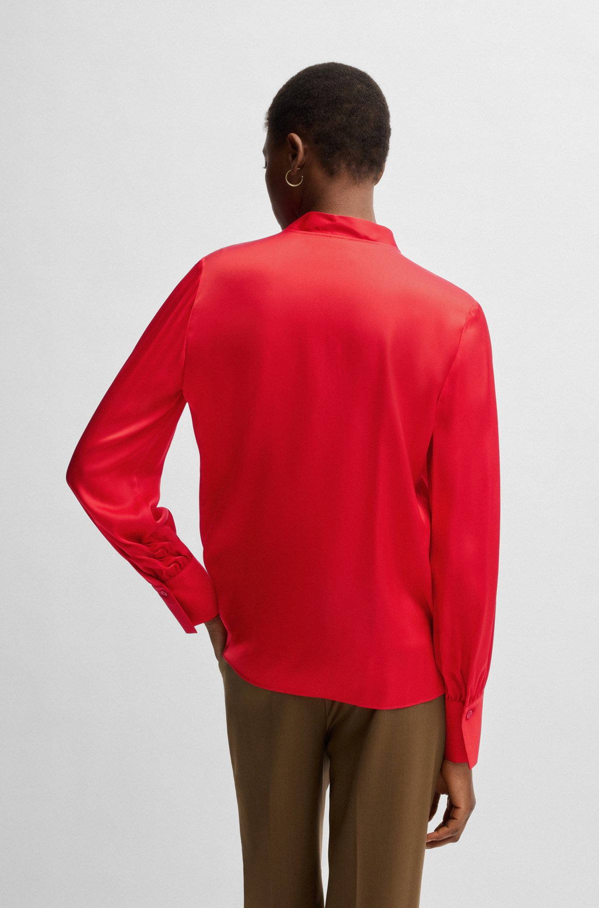 RELAXED-FIT BLOUSE IN STRETCH SILK WITH KEYHOLE NECKLINE - 5