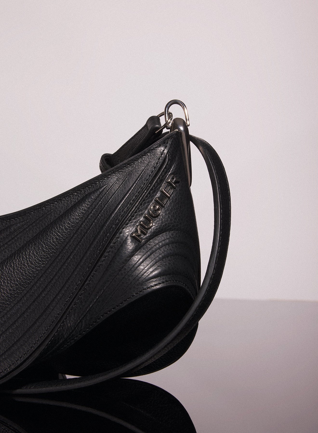 black small embossed spiral curve 01 - 3
