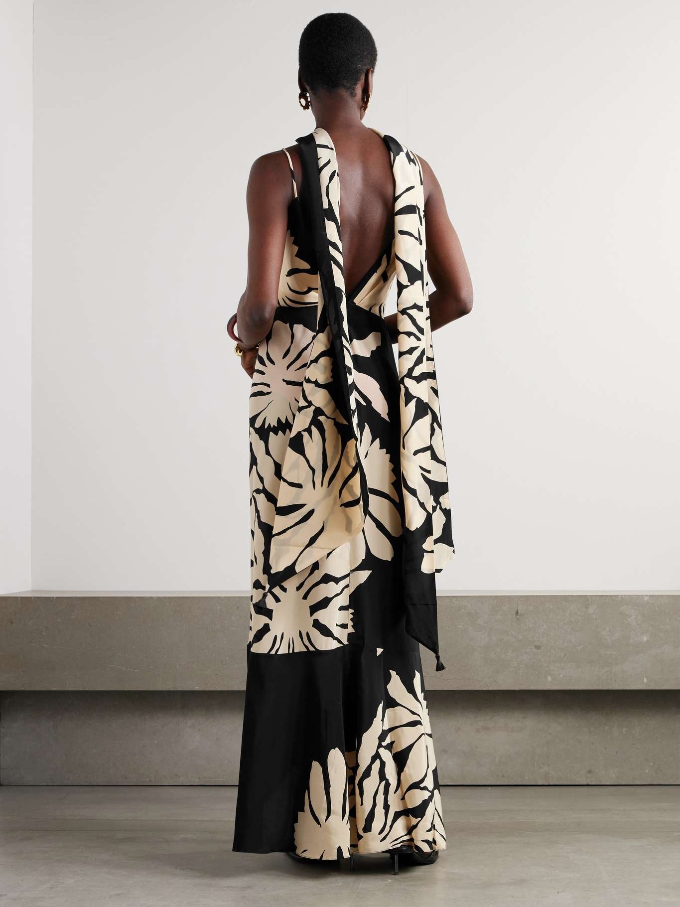 Santa Cruz wrap-effect gathered floral-print silk maxi dress Black - 3