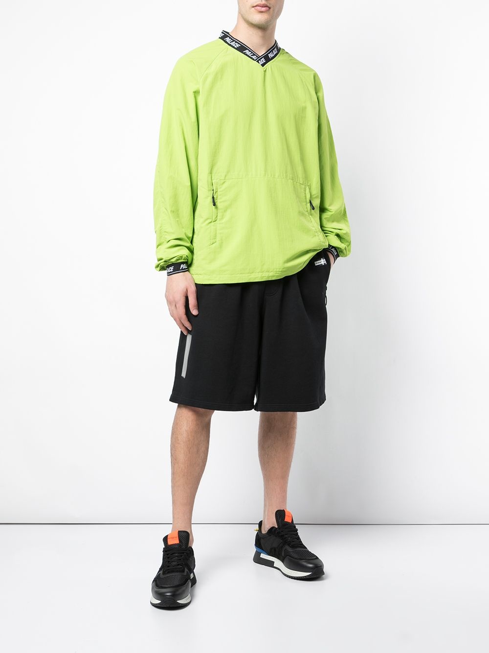 V-neck sweatshirt - 2