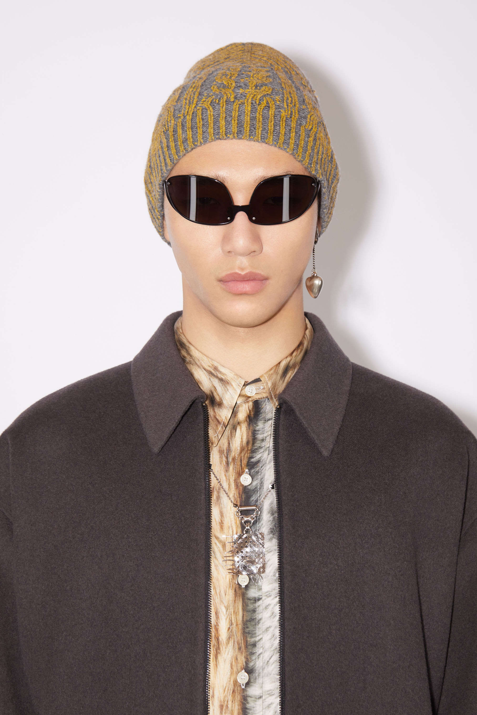 Ink print cable knit beanie - Oil yellow - 3