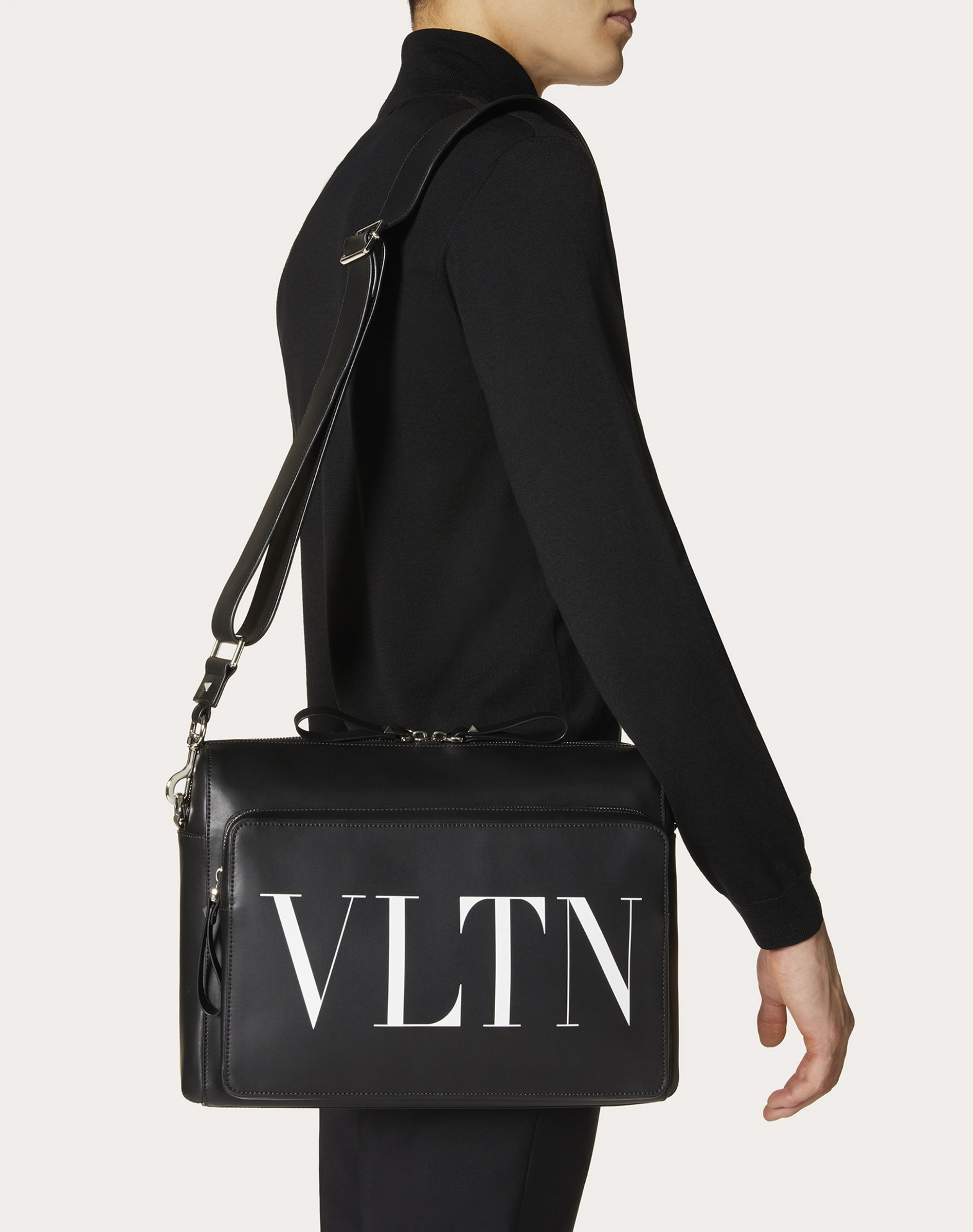 LEATHER VLTN MESSENGER BAG - 6