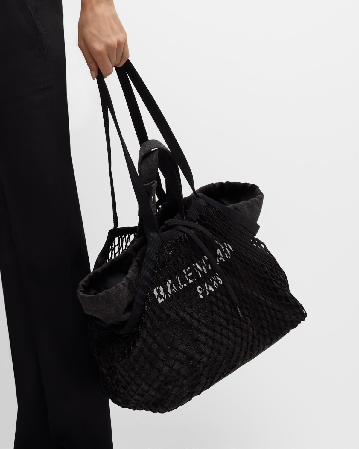 【Balenciaga】SALE!! 24/7 WASHED CANVAS/FISHNET TOTE BAG Balenciaga 24/7 Medium Washed Canvas and Fishnet Tote Bag