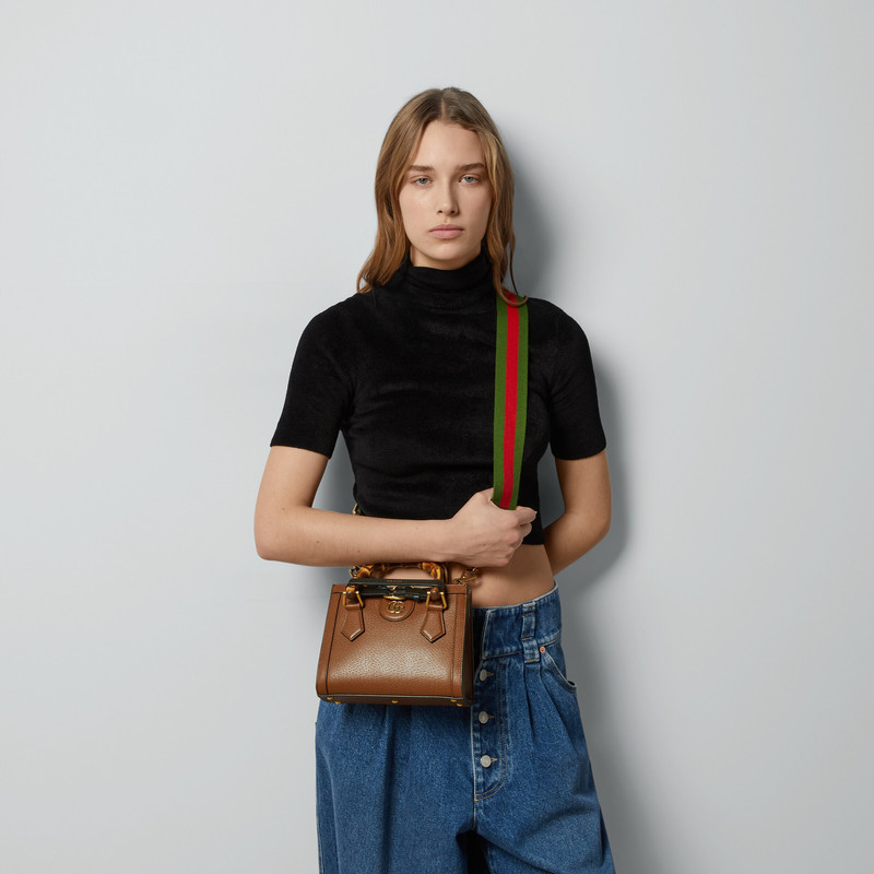 Gucci Diana 미니 토트 백 4