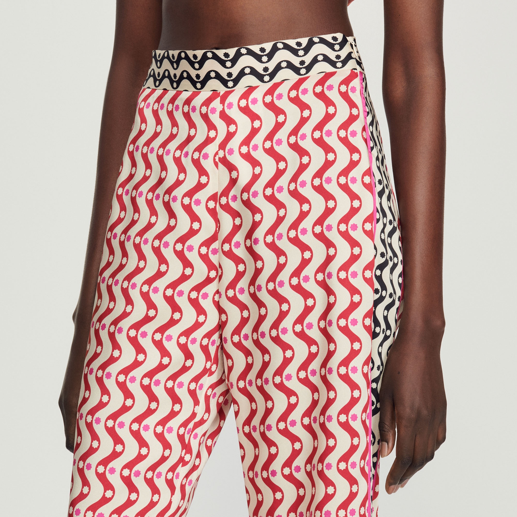 Flowing pants with star print - 4