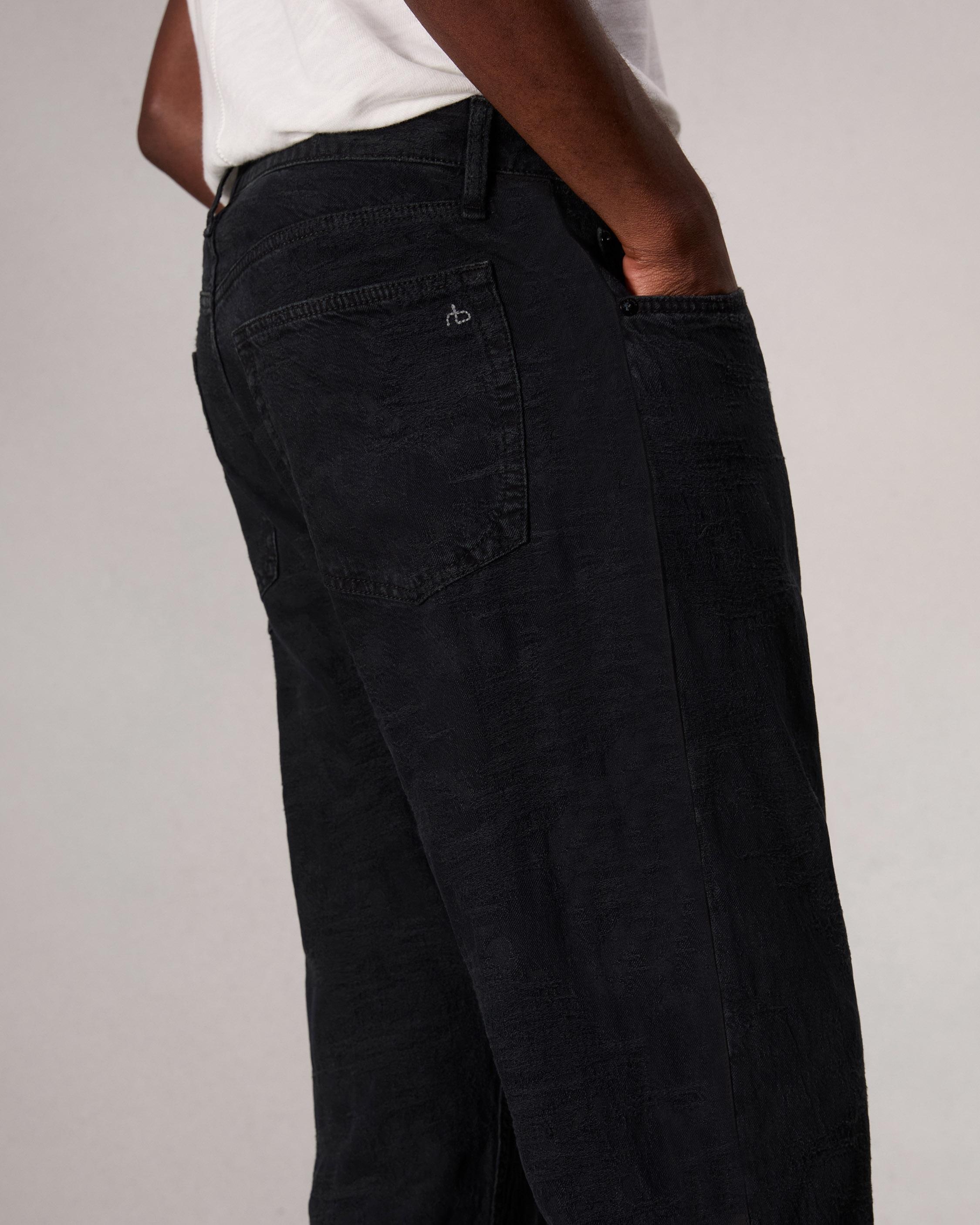 Fit 4 Straight Fit Jean
Authentic Rigid Denim - 6