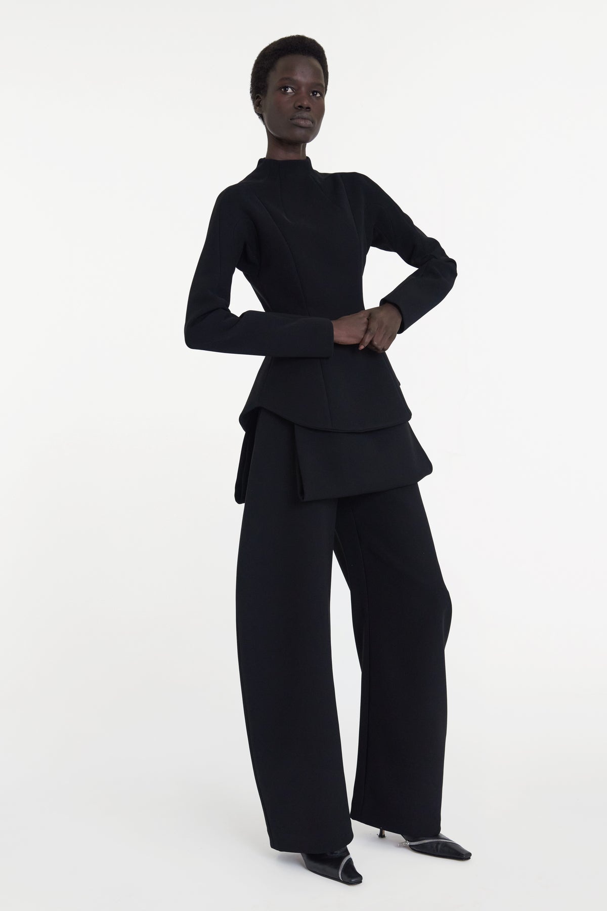 CURVED HEM TOP BLACK - 6