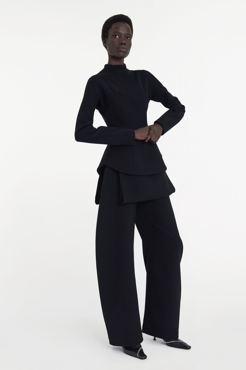 CURVED HEM TOP BLACK 6