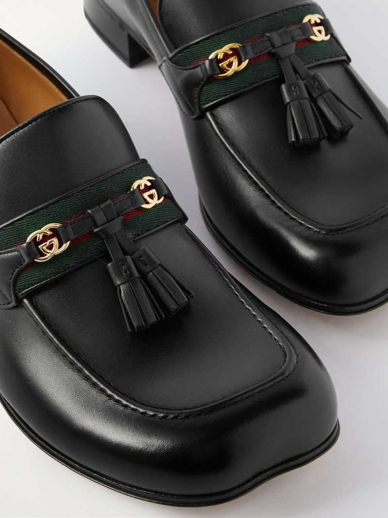 남자의 moccasin 와 tassels 5