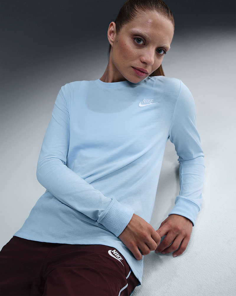 Nike Sportswear Club Women's Long-Sleeve T-Shirt 3