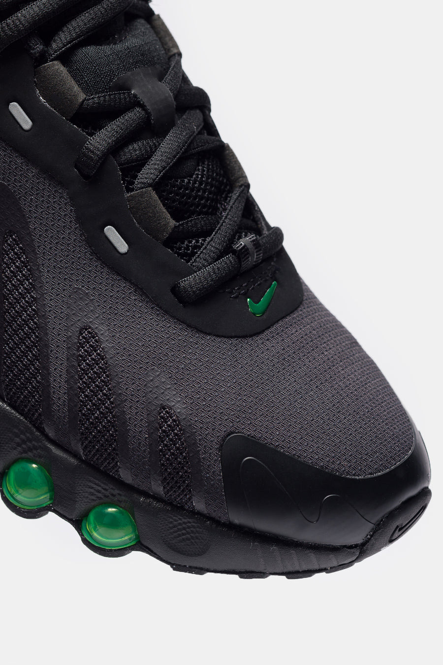 Air Max DN8 Sneaker in Black/Green Strike/Dk Smoke Grey/Black - 6