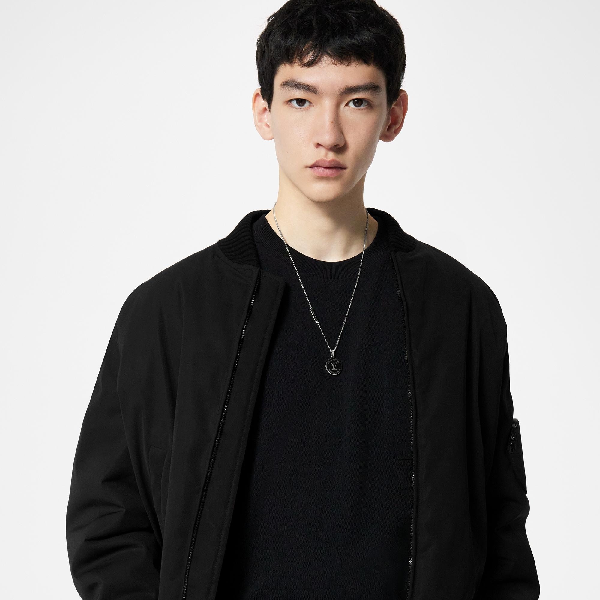 LV Award Pendant 6