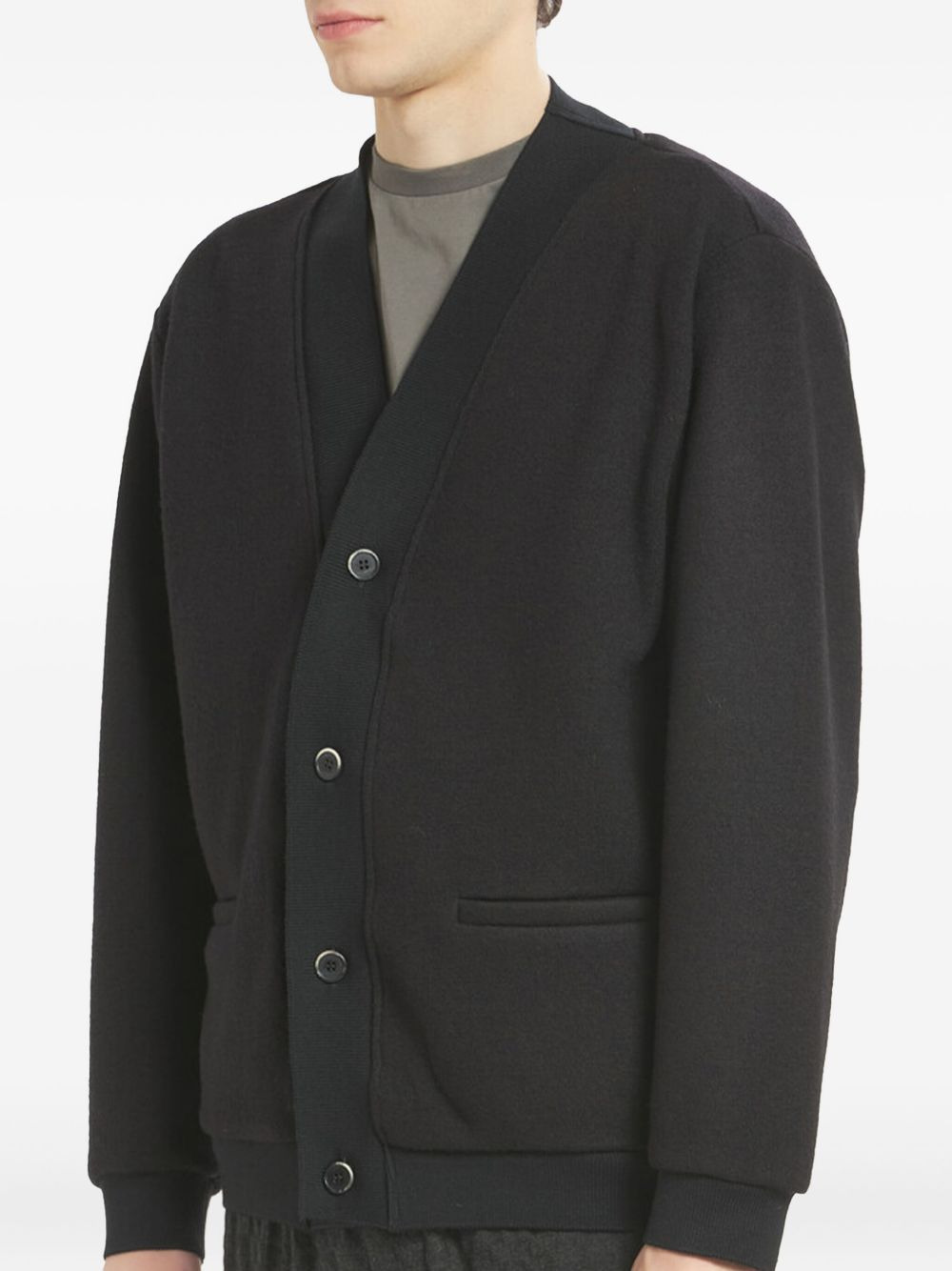 V-neck buttoned cardigan - 3