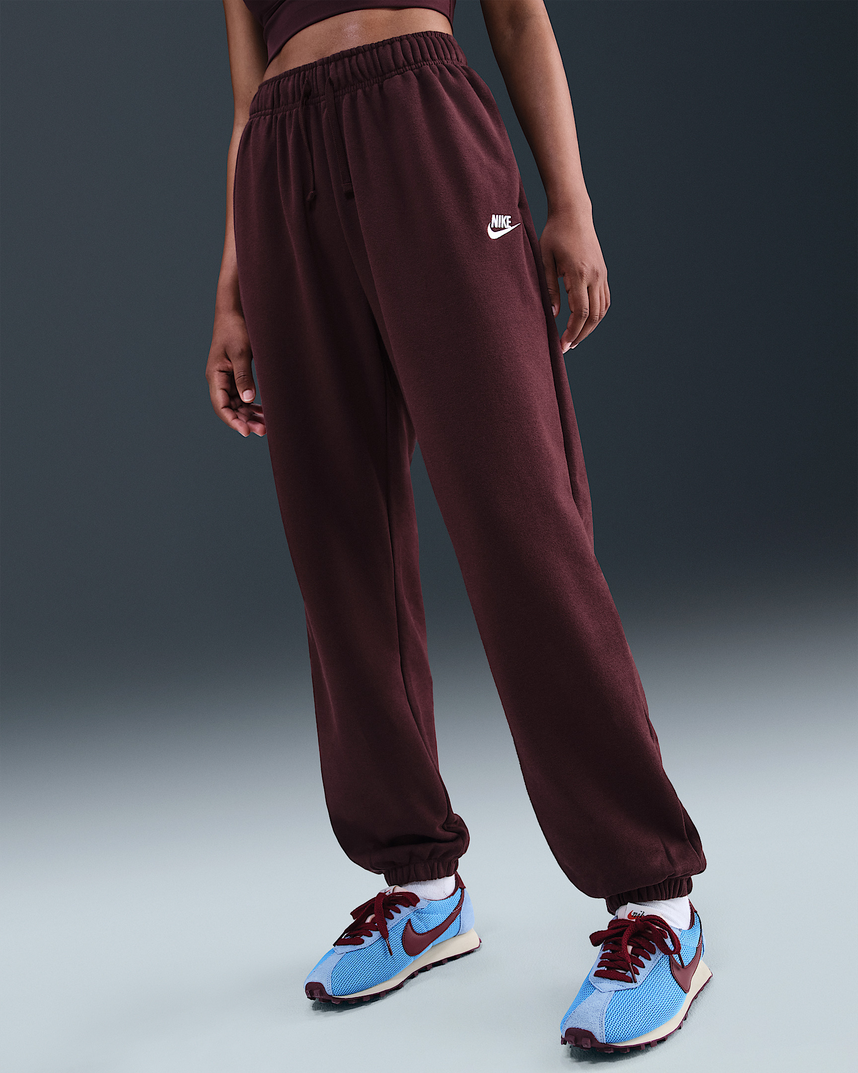 Nike Sportswear Club Fleece Women's Mid-Rise Oversized Sweatpants - 2