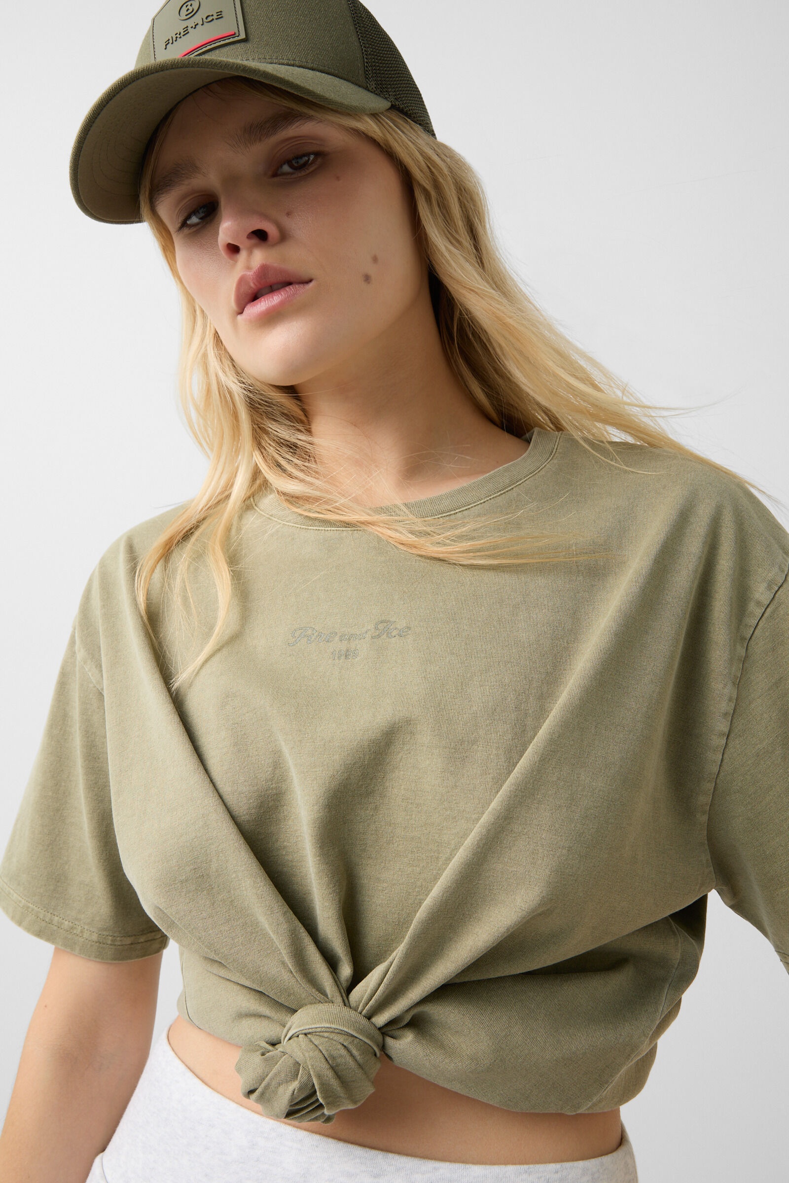 T-shirt Cara in Khaki - 3