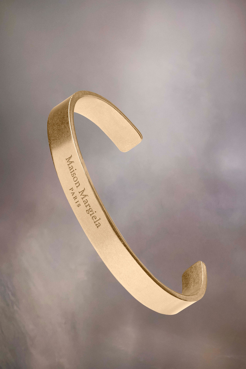 Logo cuff 1