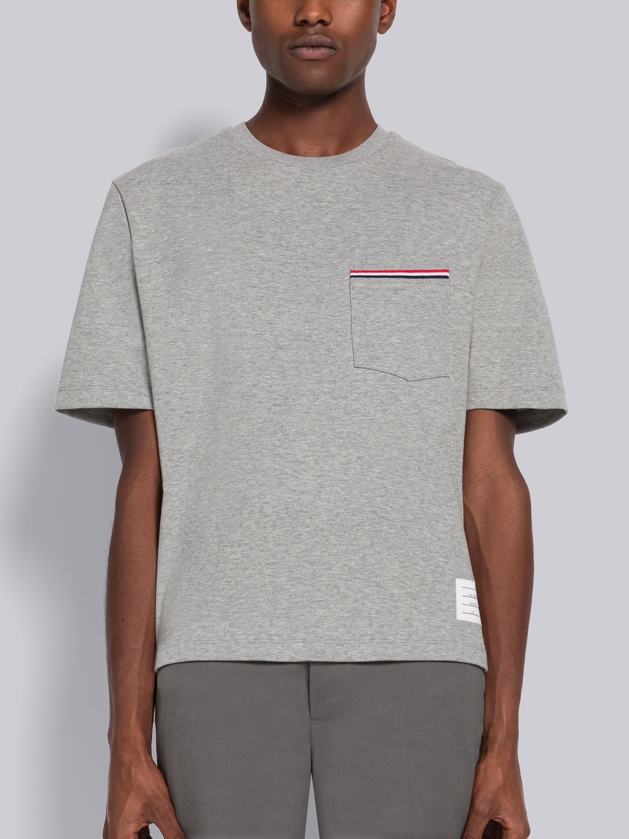 【THOM BROWNE】Oversized pocket short sleeve T-shirt Thom Browne Oversized Short Sleeve Pocket Tee | REVERSIBLE