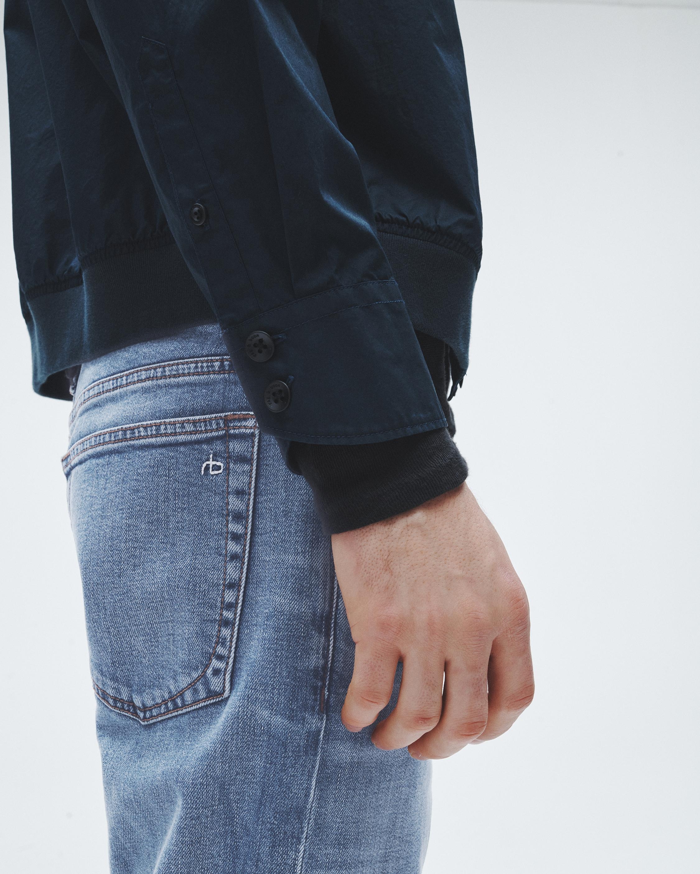 Fit 2 - Carter
Slim Fit Medium Indigo Authentic Stretch Jean - 5