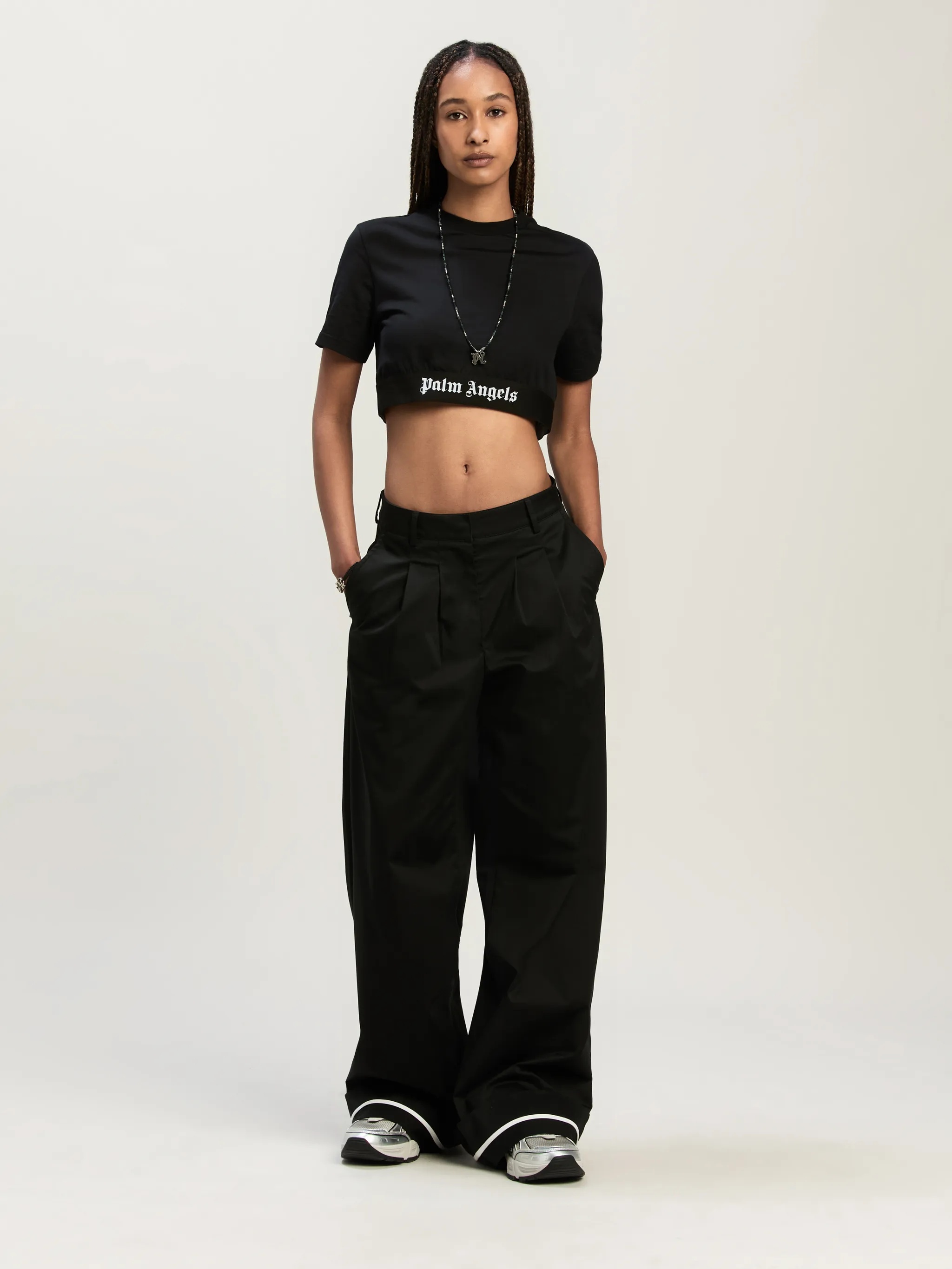 Tシャツ・カットソー Palm Angels 'Classic Logo Tape' cropped T-shirt Palm Angels - Logo Tape Cropped T-shirt | HBX - Globally