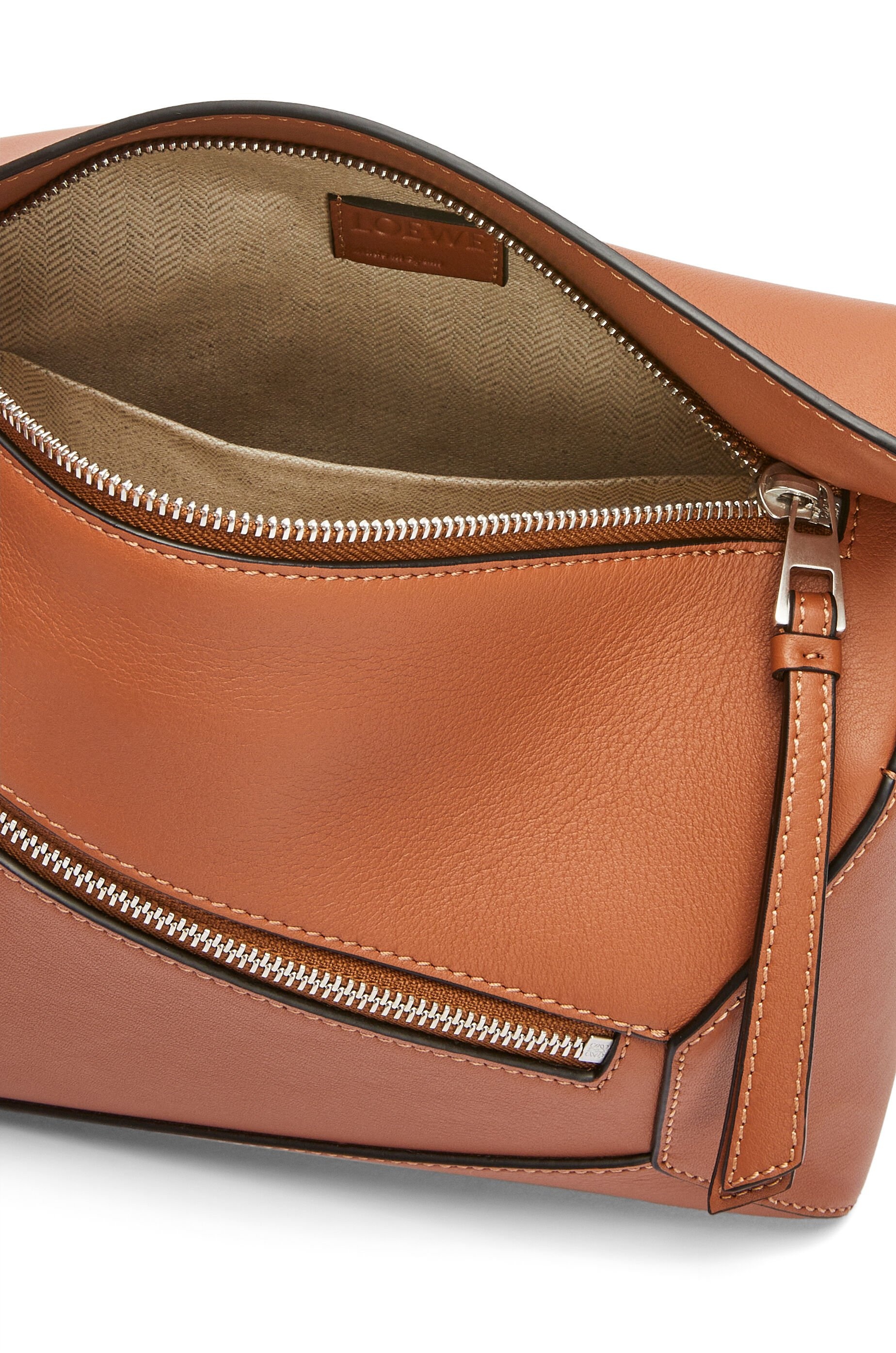 Small Puzzle bumbag in classic calfskin - 5