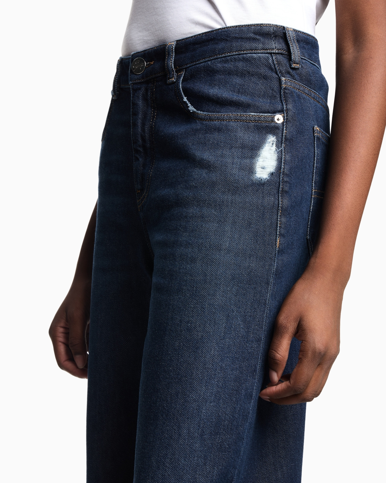 J8B RELAXED-FIT, VINTAGE-LOOK DENIM JEANS - 5