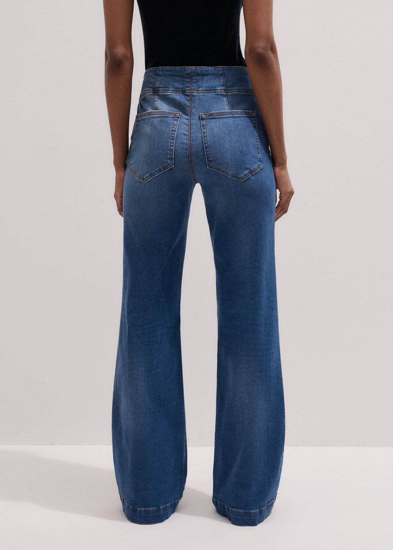 Kick Flare Travel Jean 6