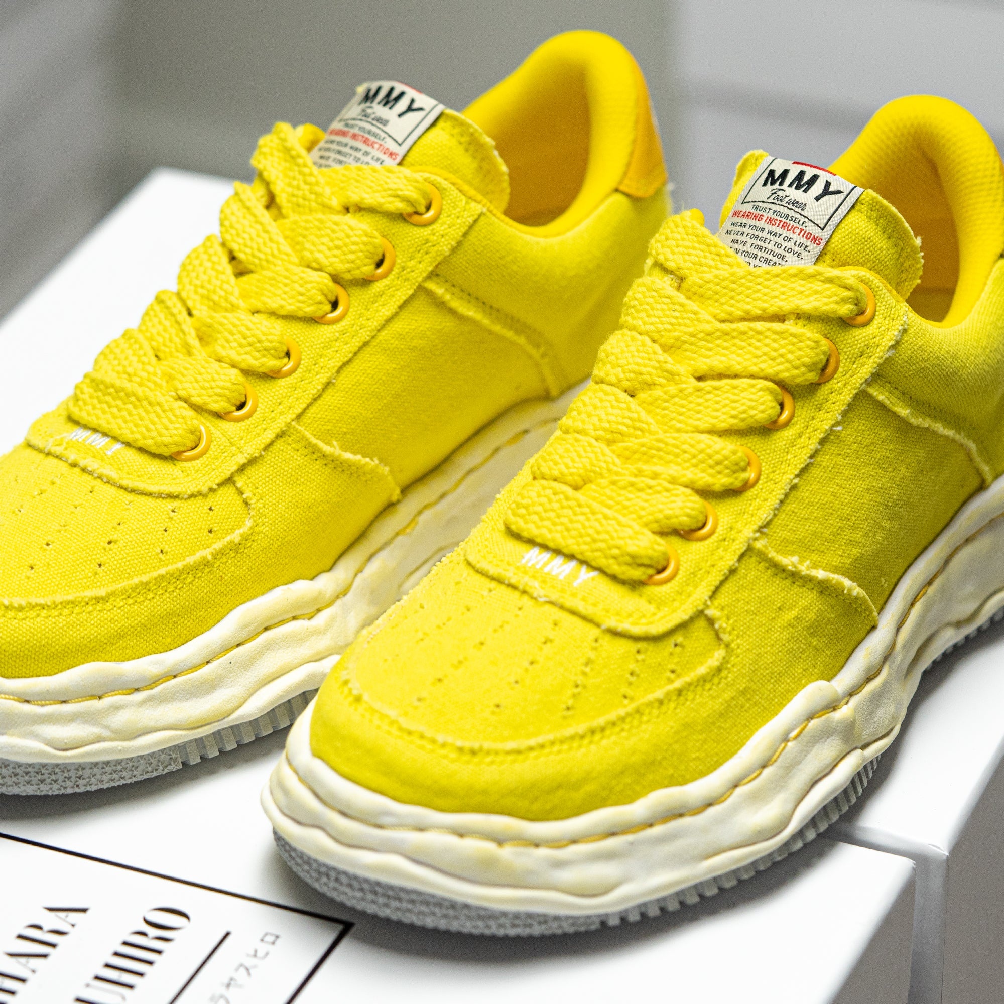 WAYNE LOW TOP CANVAS SNEAKER - YELLOW - 5