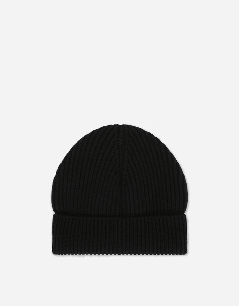 Knit cashmere hat with branded plate 4