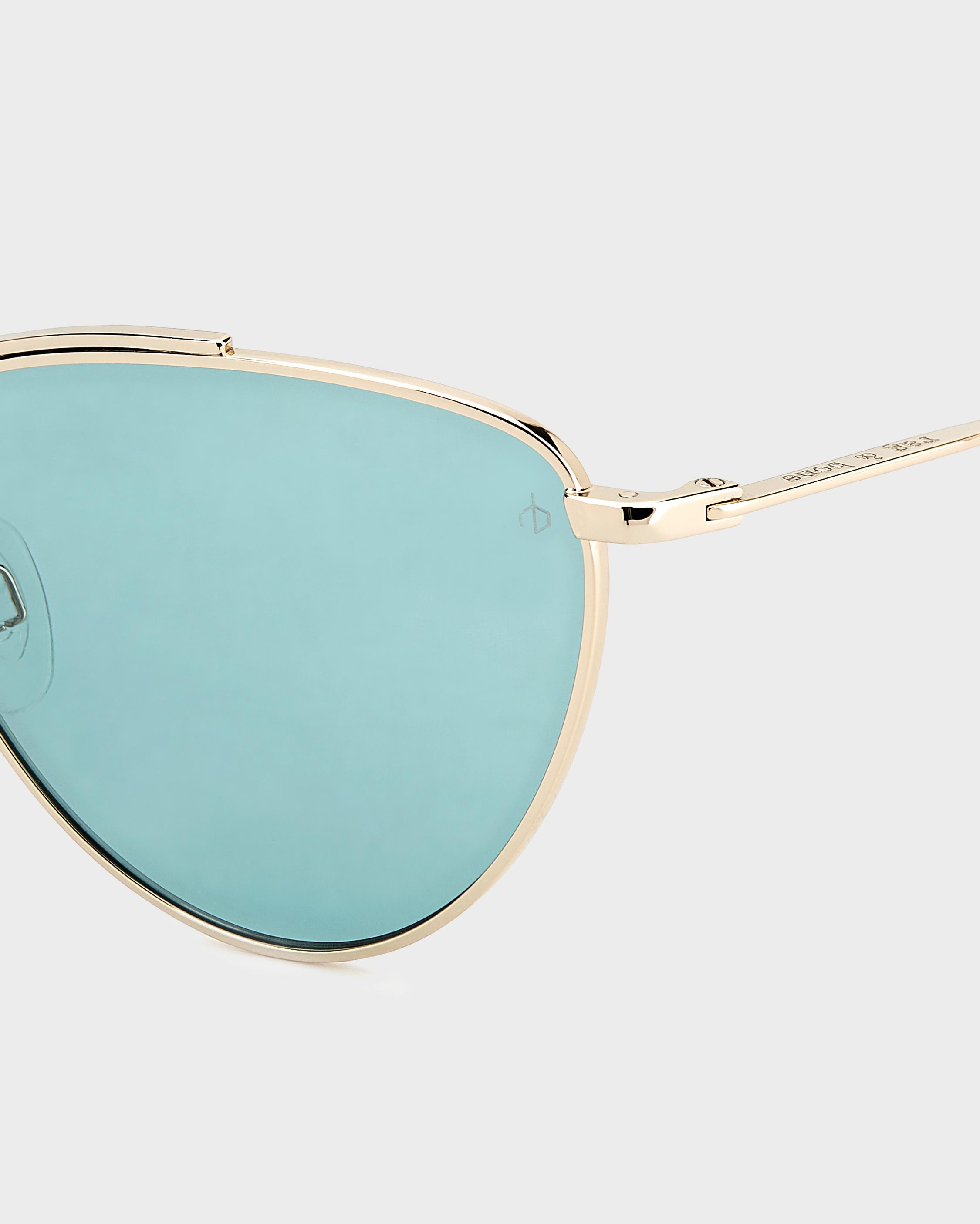 Clare
Butterfly Sunglasses - 3