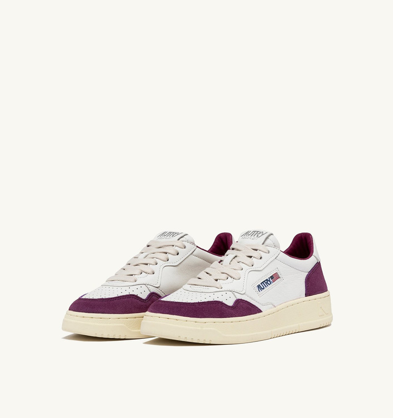 AUTRY MEDALIST LOW SNEAKERS IN WHITE AND PURPLE LEATHER AND SUEDE outlook