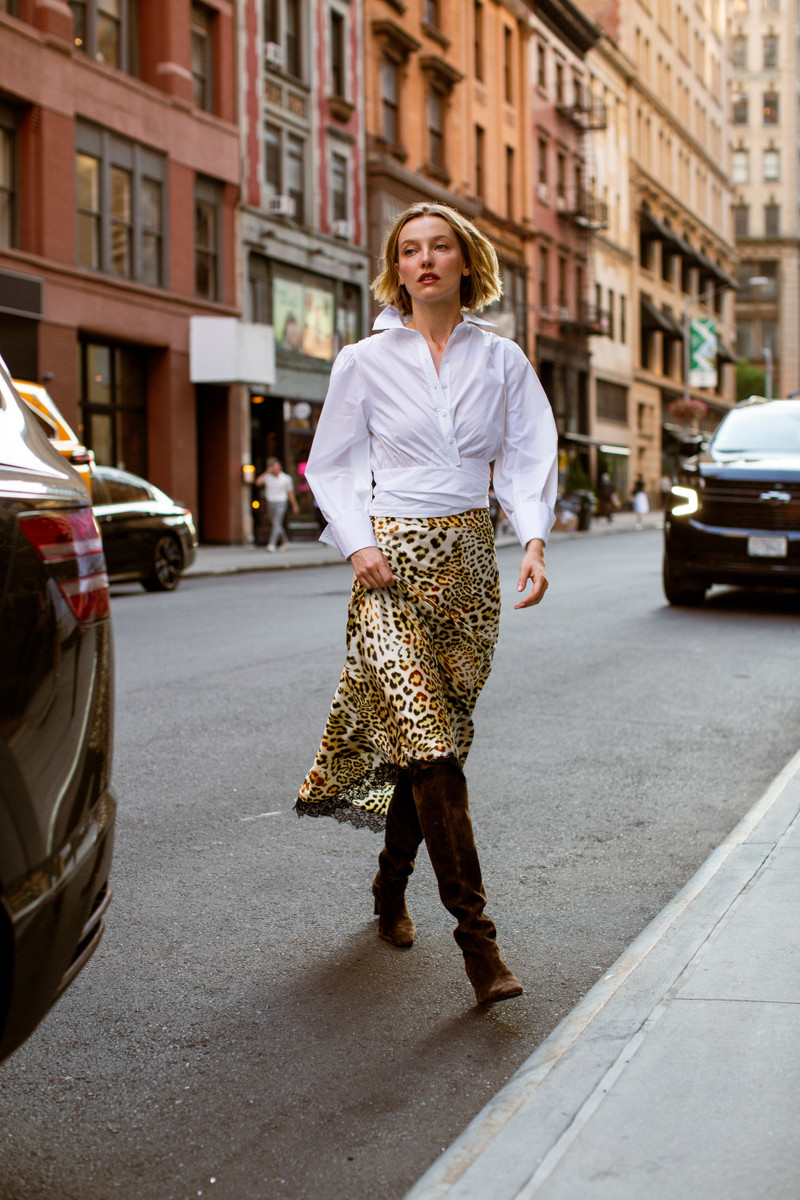 Cara Cara Sia Shirt
A Fresh Update To Crisp Cotton Shirting outlook