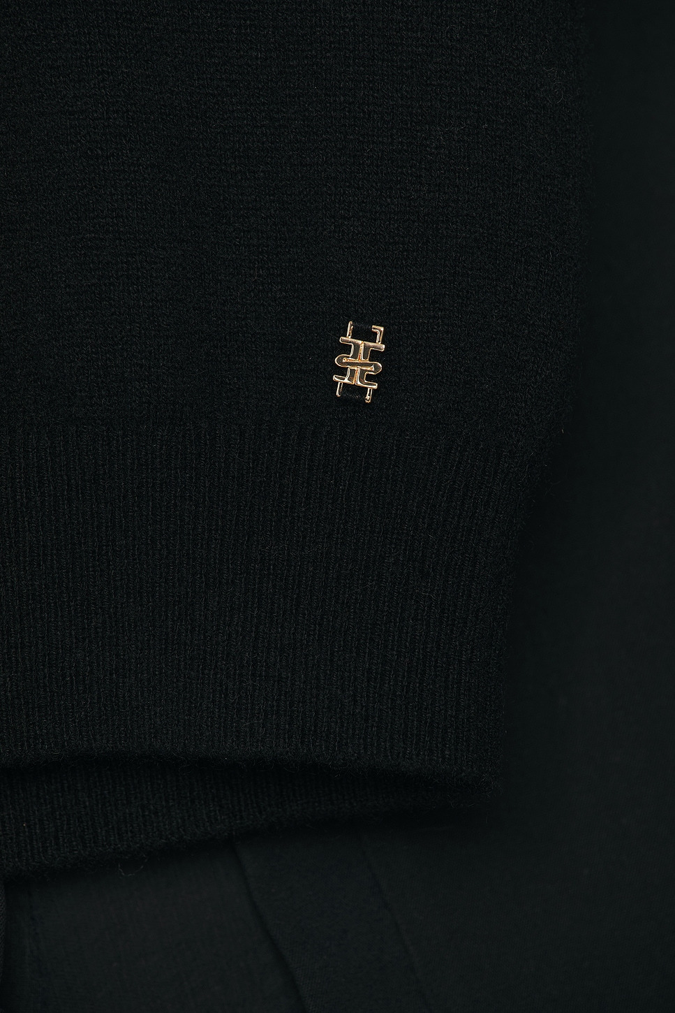 Etienne Cashmere Turtleneck Sweater - 6