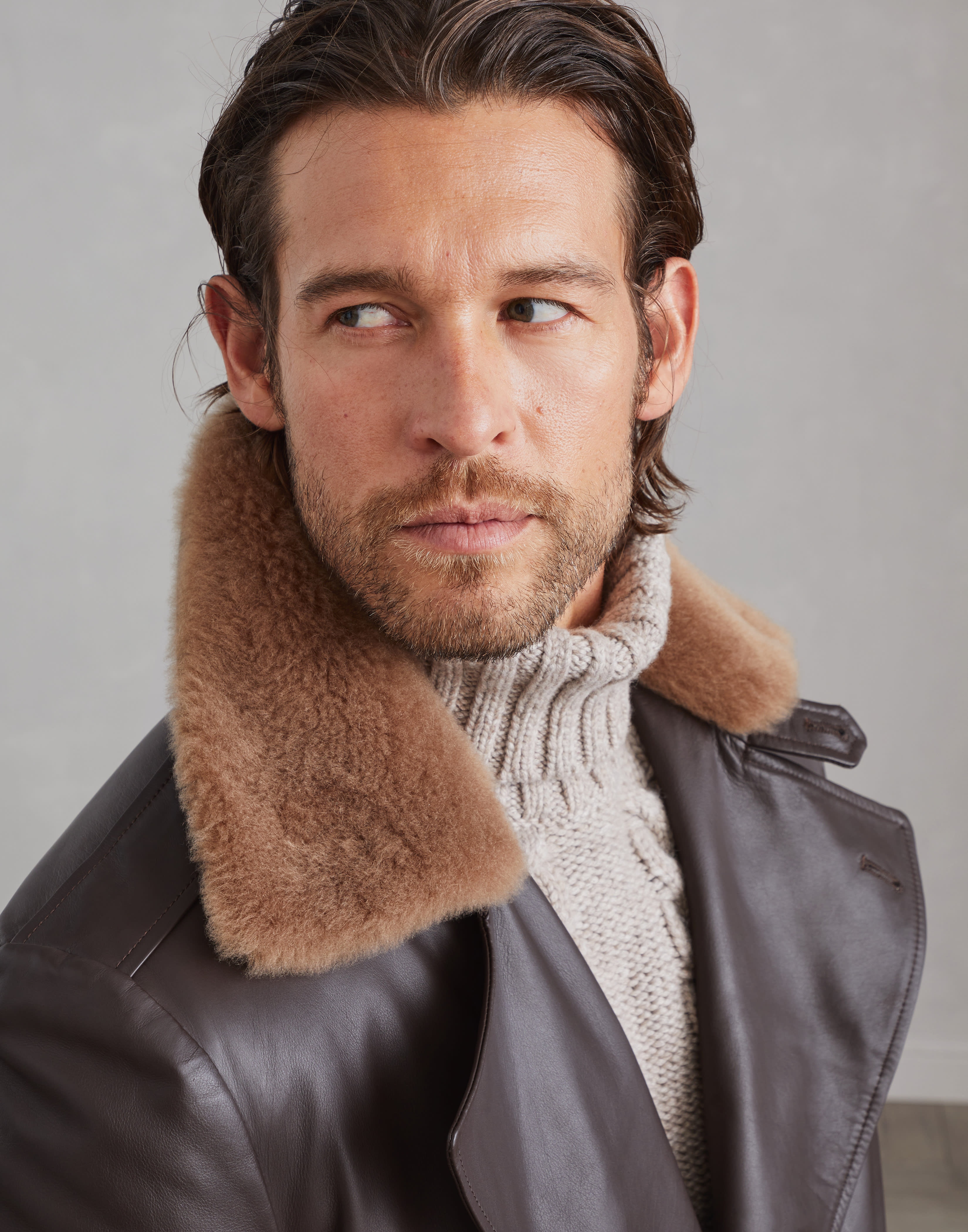 Polished calfskin trench with Thermore® padding and detachable shearling collar - 3