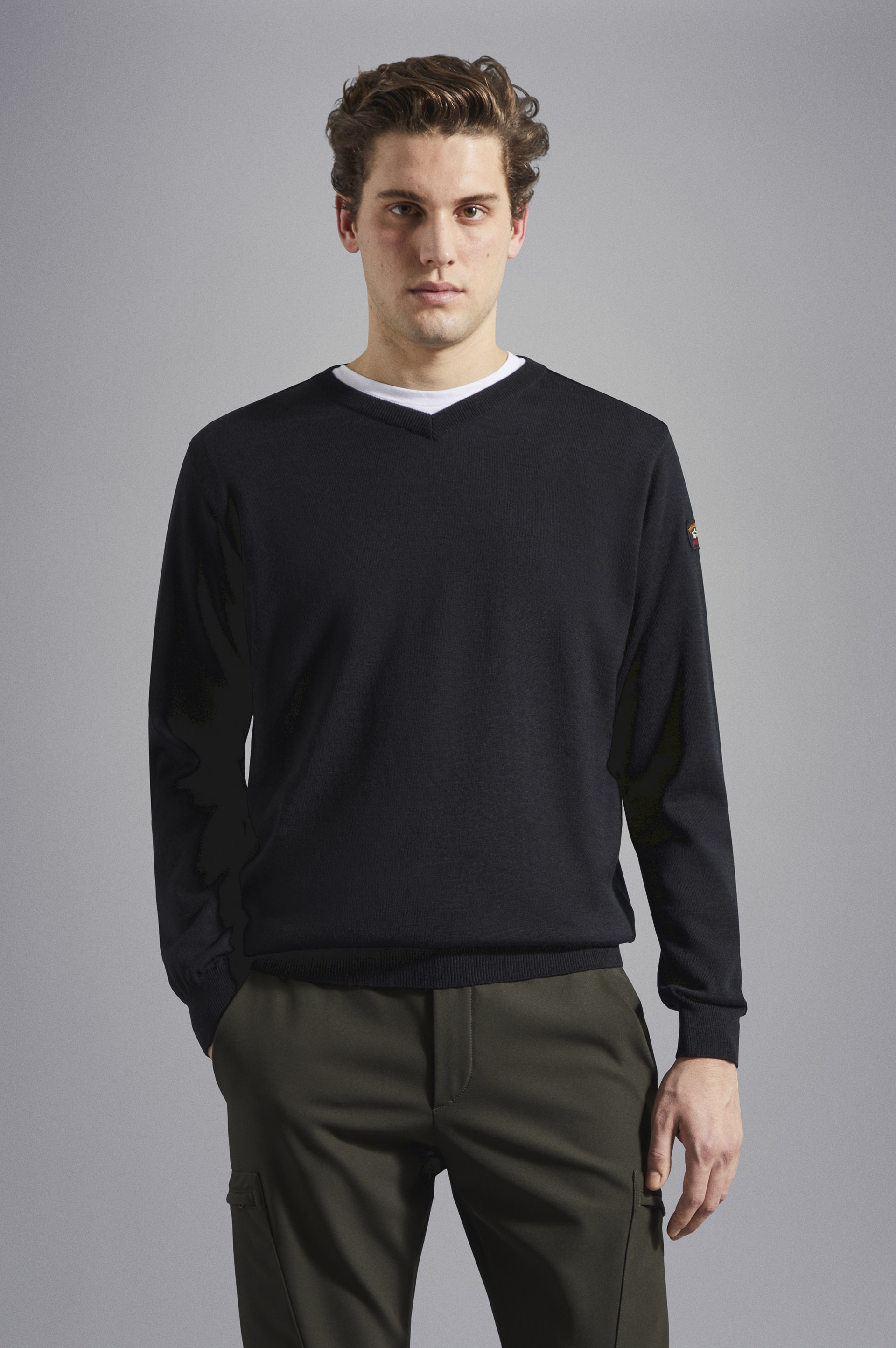 MERINO WOOL V-NECK WITH ICONIC BADGE - 6